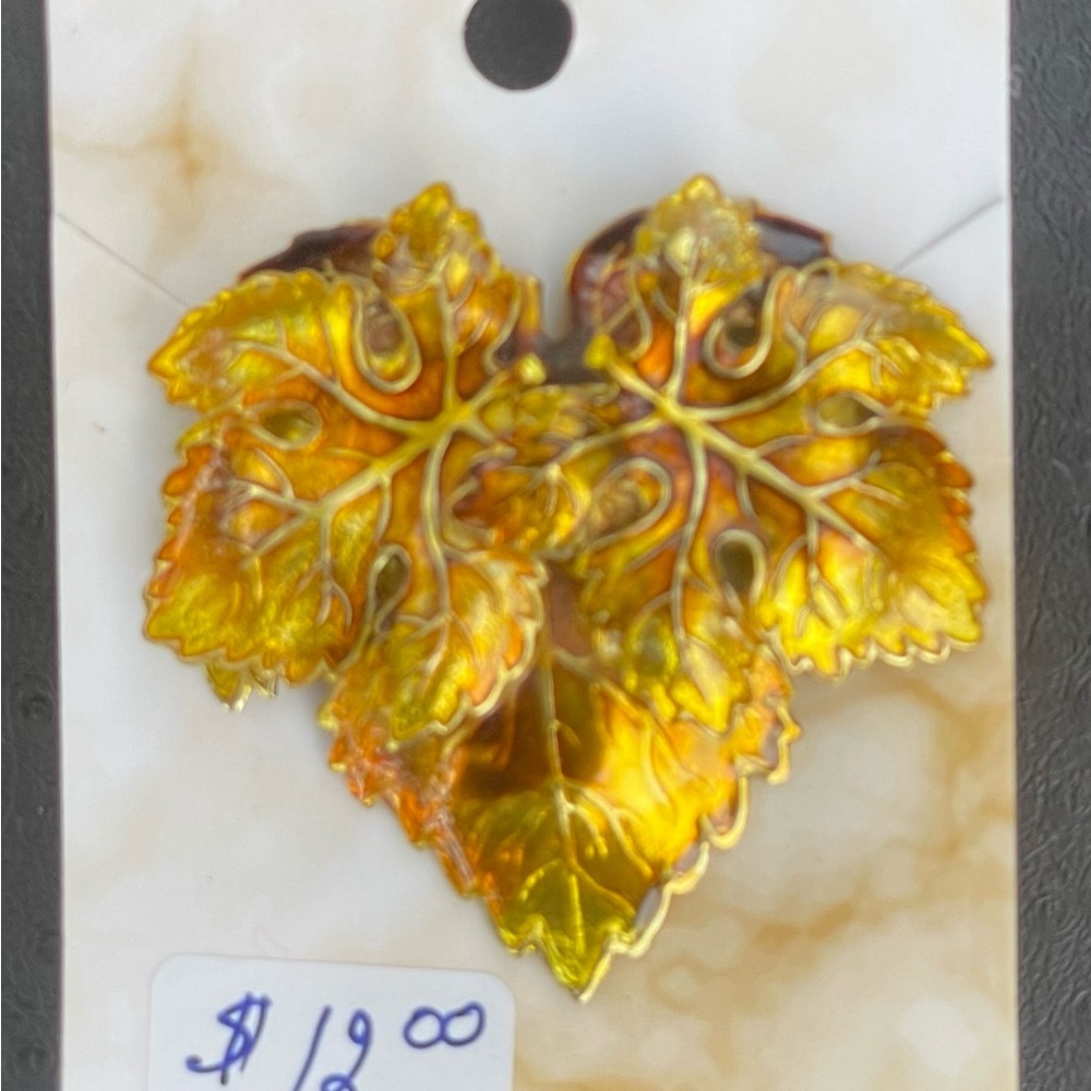 Brooch - Picture 2 of 2